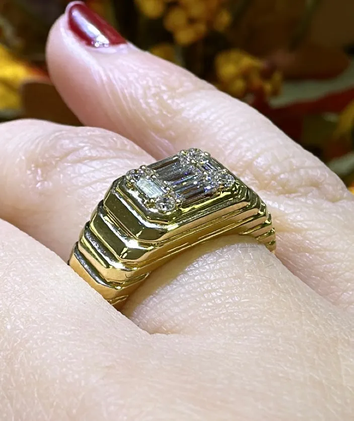 0.43ct tw Diamond Fluted Gold invisible-set Mosaic Diamond Ring