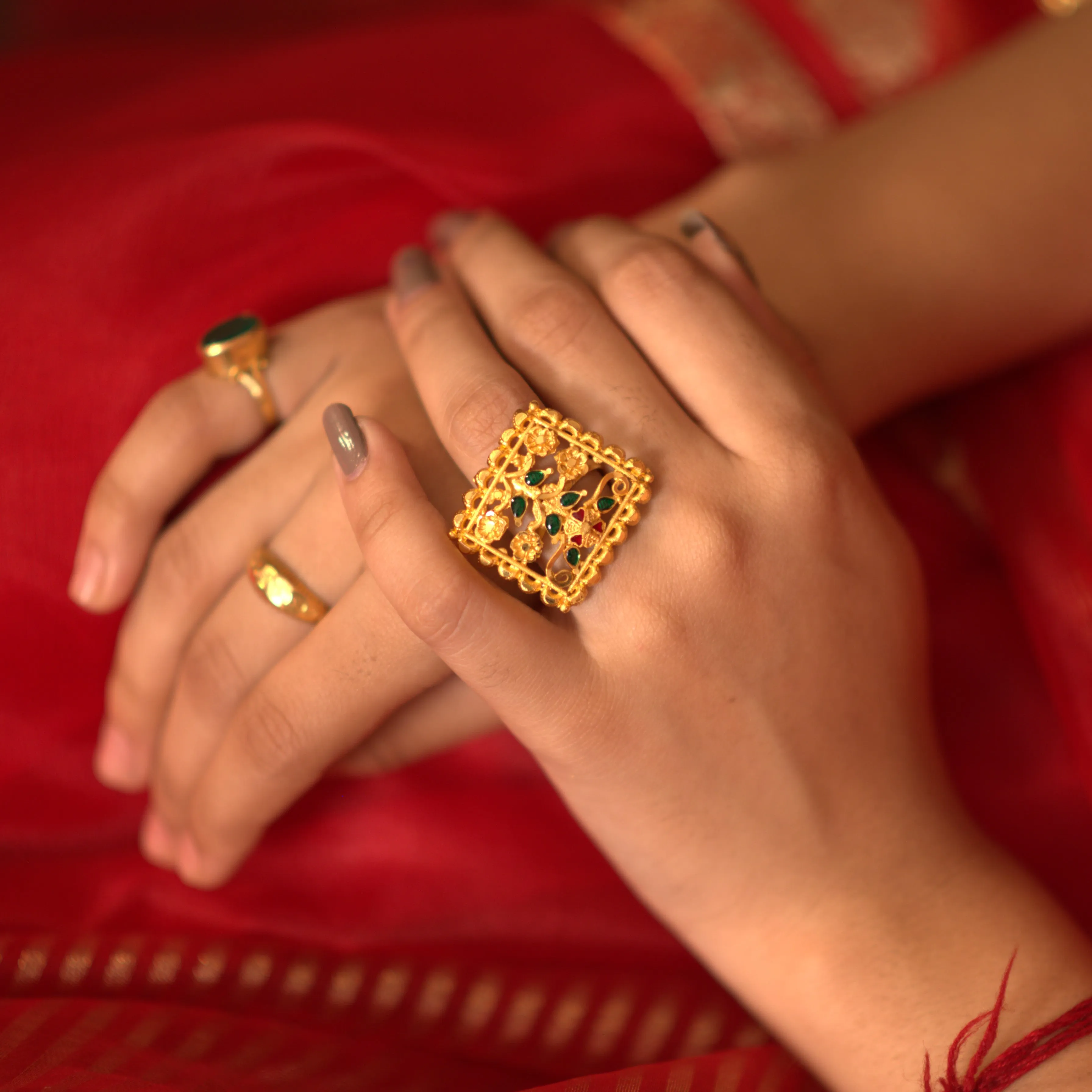 Box Latapata Finger Ring
