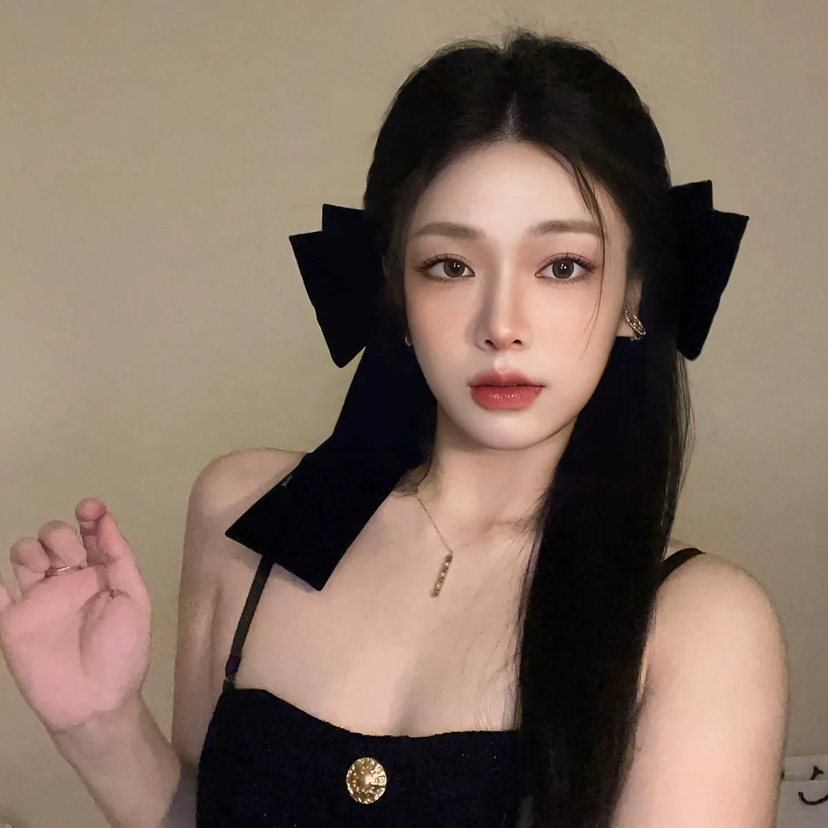 Oversized Velvet Bow Hairpin