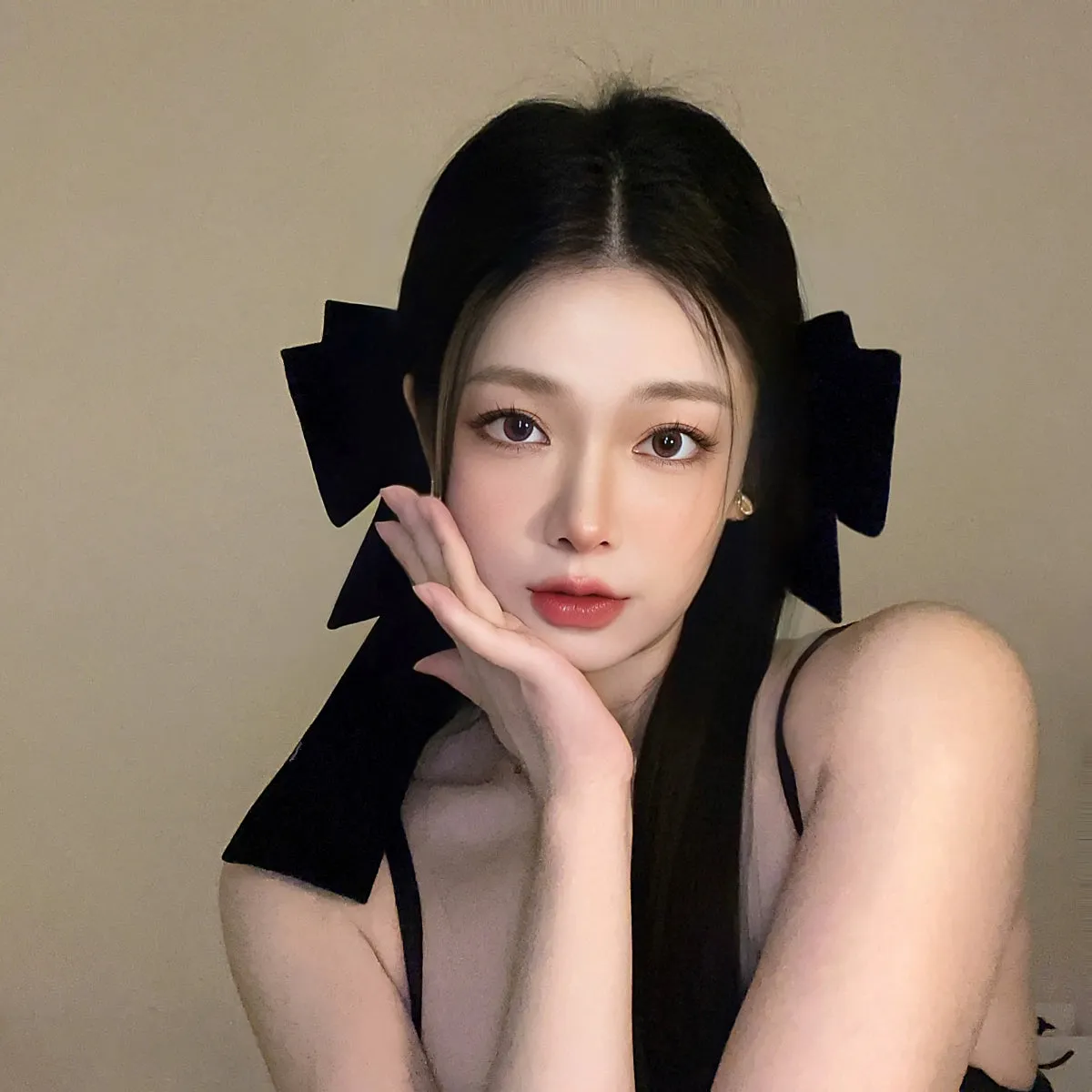 Oversized Velvet Bow Hairpin